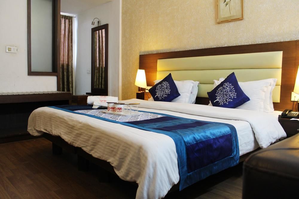 דהראדון Oyo 1822 Hotel Ambassador מראה חיצוני תמונה
