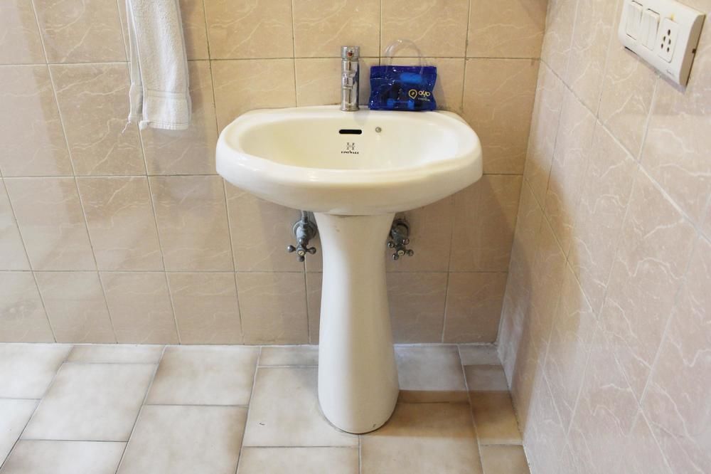 דהראדון Oyo 1822 Hotel Ambassador מראה חיצוני תמונה