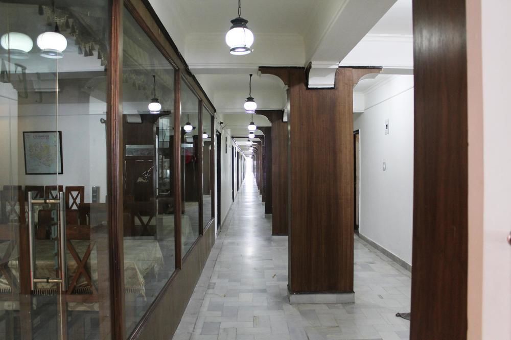דהראדון Oyo 1822 Hotel Ambassador מראה חיצוני תמונה
