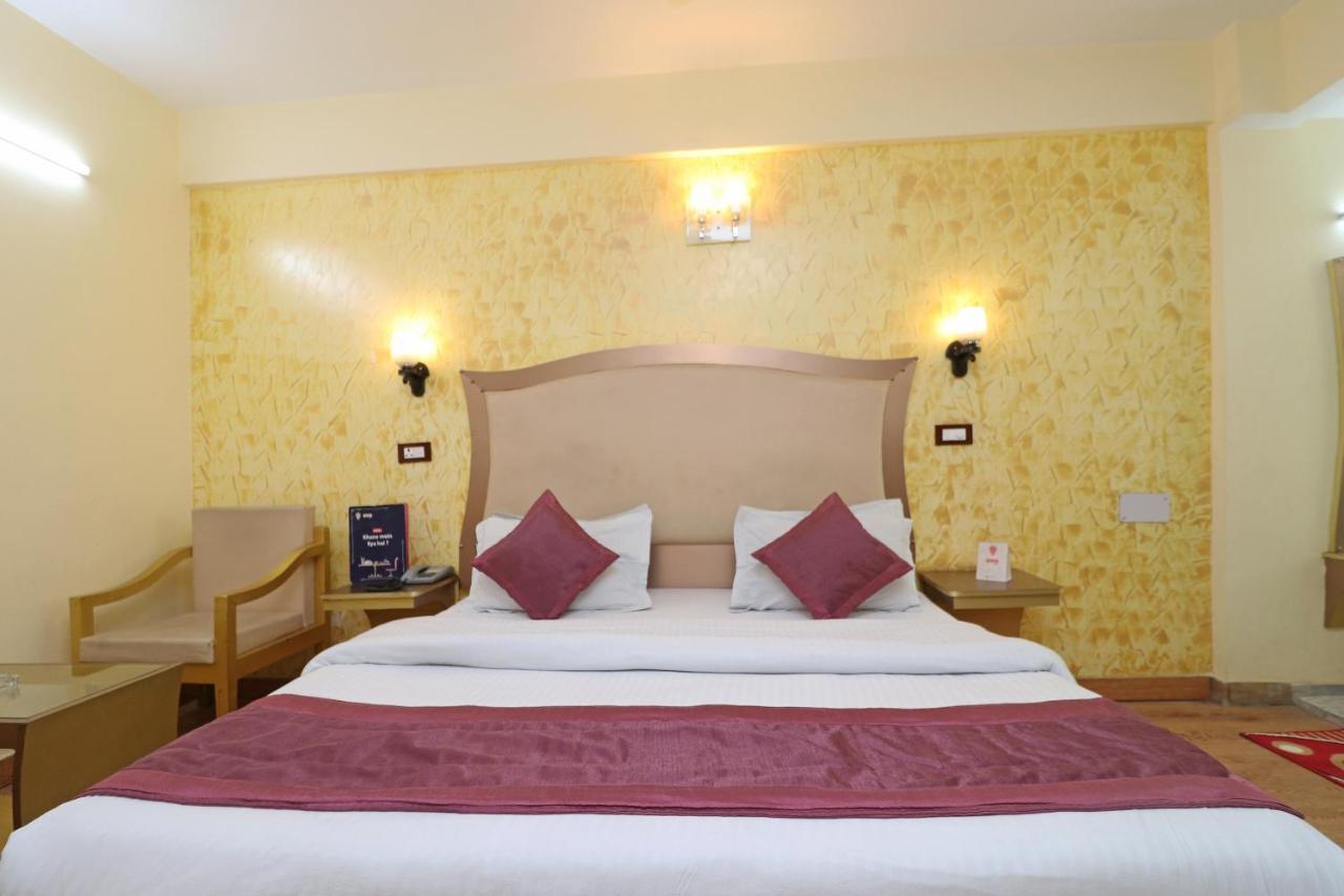 דהראדון Oyo 1822 Hotel Ambassador מראה חיצוני תמונה
