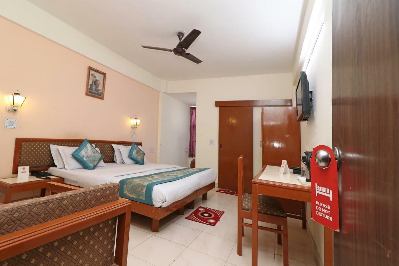 דהראדון Oyo 1822 Hotel Ambassador מראה חיצוני תמונה