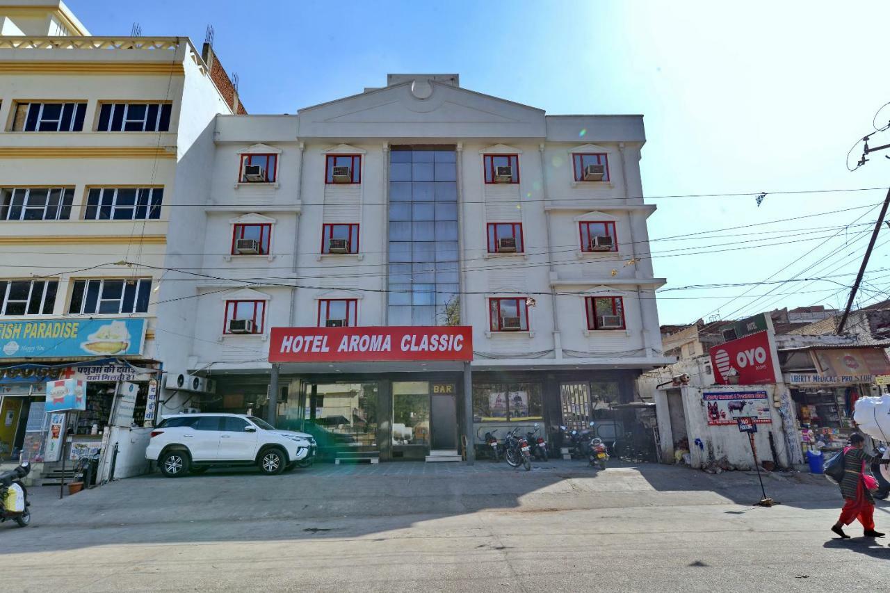 דהראדון Oyo 1822 Hotel Ambassador מראה חיצוני תמונה